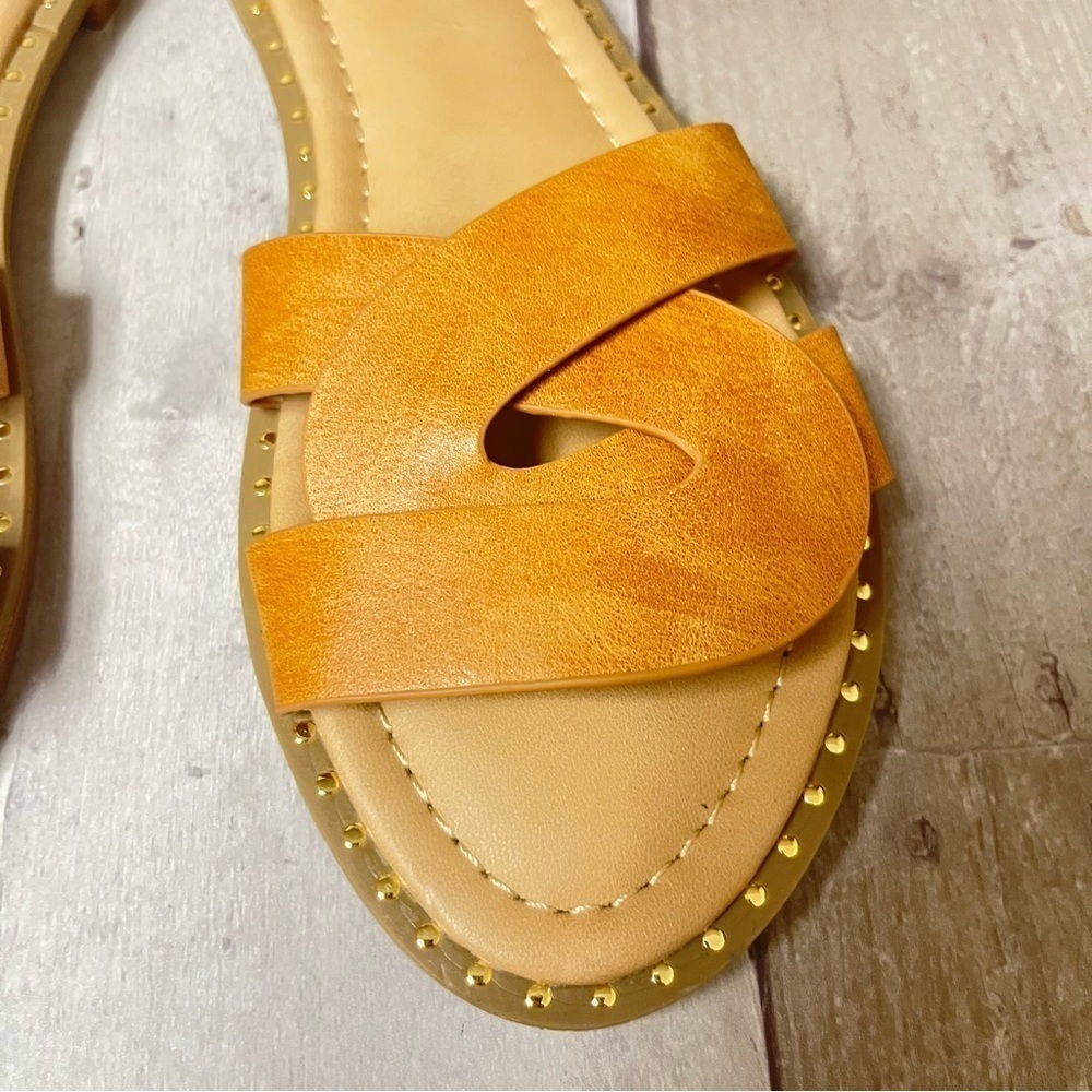NWOT Vici Brianne Twisted Faux Leather Sandal Size 8 - Picture 5 of 13